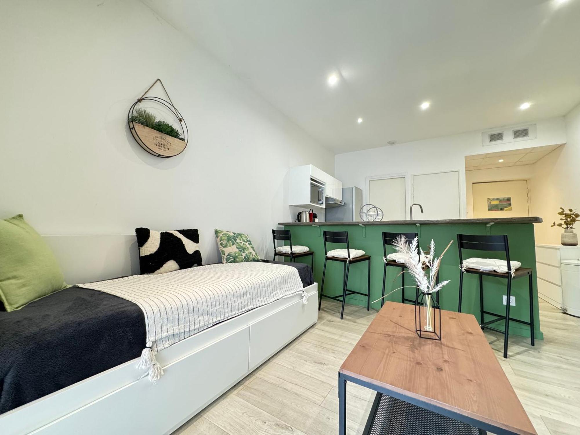 Tour D'Auvergne - Appartements En Plein Centre Ville, Proche De La Cathedrale Et De La Place De Jaude Clermont-Ferrand Dış mekan fotoğraf
