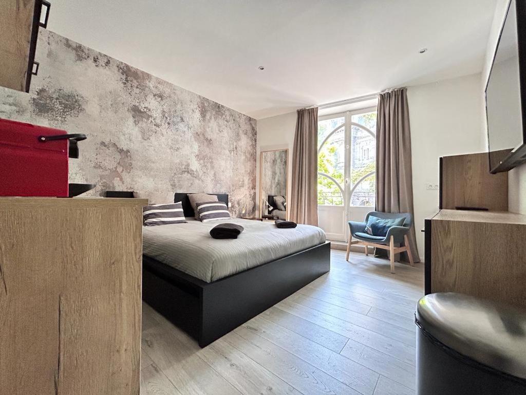 Tour D'Auvergne - Appartements En Plein Centre Ville, Proche De La Cathedrale Et De La Place De Jaude Clermont-Ferrand Dış mekan fotoğraf