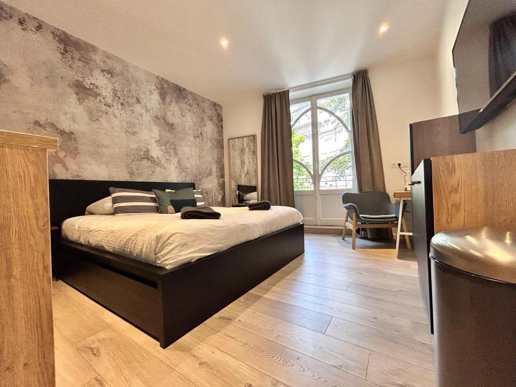 Tour D'Auvergne - Appartements En Plein Centre Ville, Proche De La Cathedrale Et De La Place De Jaude Clermont-Ferrand Dış mekan fotoğraf